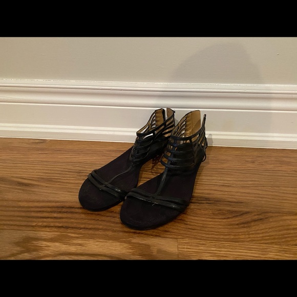NINE WEST gladiator sandals - Picture 3 of 3